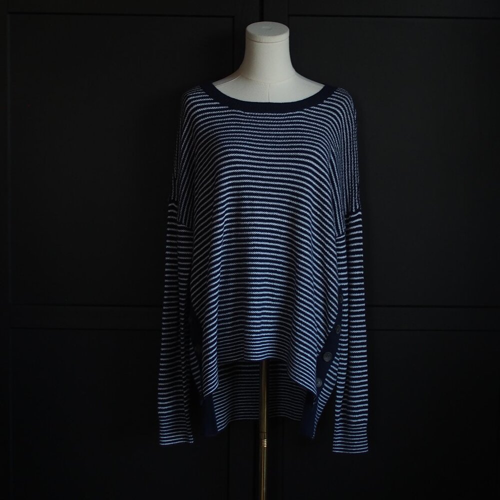 Lord & Taylor | NWT Navy & White Striped Long Sleeve Sweater
